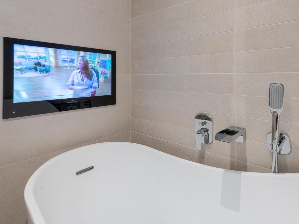 Pass The Keys 1 Bed Albury Contemporary Apartment With Secure Parking Shrewsbury Ngoại thất bức ảnh