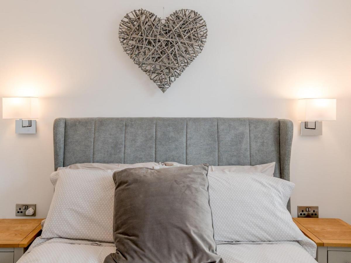 Pass The Keys 1 Bed Albury Contemporary Apartment With Secure Parking Shrewsbury Ngoại thất bức ảnh