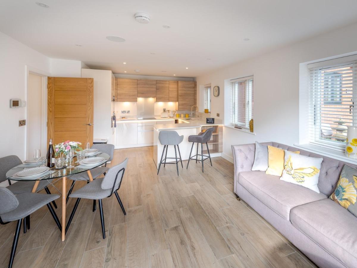 Pass The Keys 1 Bed Albury Contemporary Apartment With Secure Parking Shrewsbury Ngoại thất bức ảnh