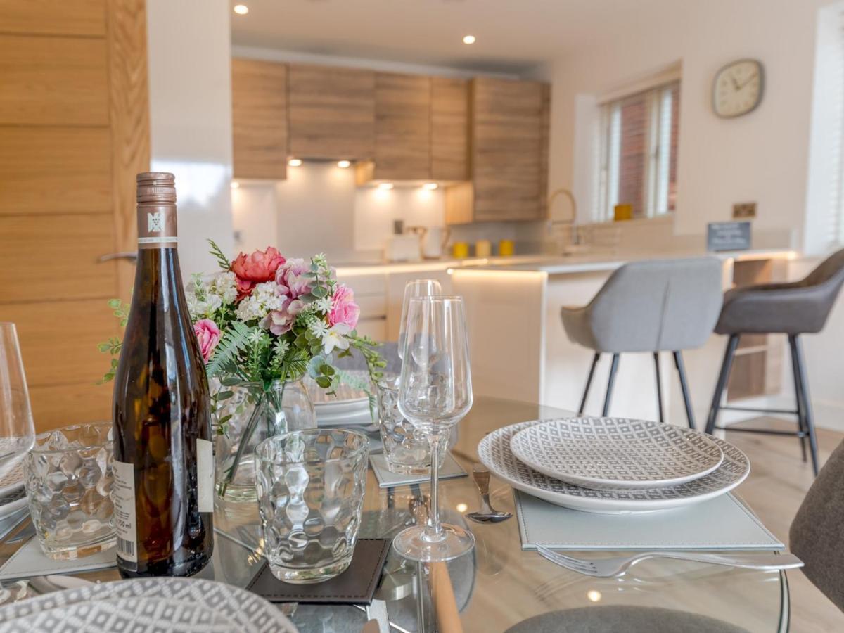 Pass The Keys 1 Bed Albury Contemporary Apartment With Secure Parking Shrewsbury Ngoại thất bức ảnh